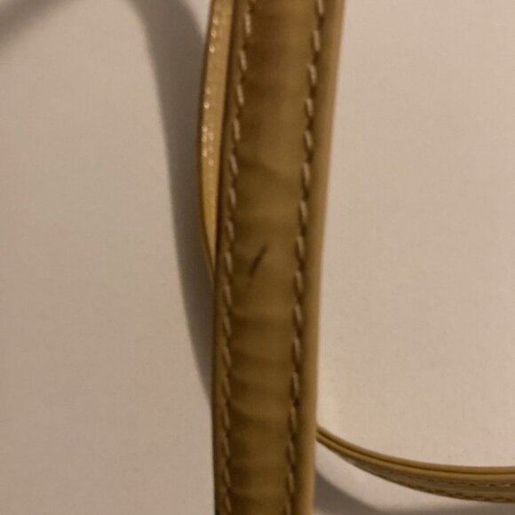 👜✨ Vintage Rolando Bellagio Beige Python-Embossed Leather Clutch w/ Gold Buckle - Picture 11 of 14